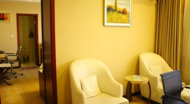 Люкс Deluxe Kunlun International Business Hotel (Renqiu Jingkai Road)