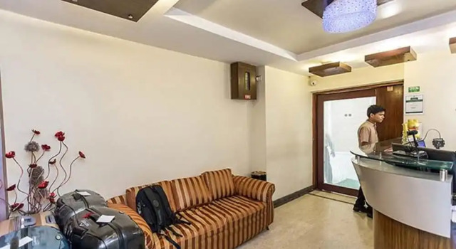 Fabhotel Poco Loco