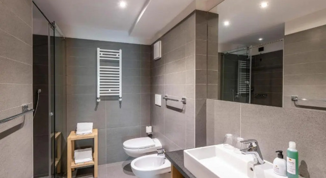 Люкс Design & Suite Hotel Ciarnadoi