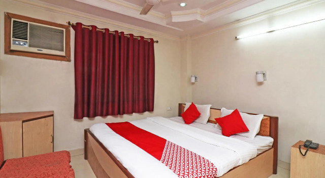 OYO 29941 Hotel Hukum Palace, Забронировать Отель Отели Нью-Дели с завтраком, Завтраки