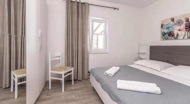 Beautiful Apartment in Nevidane With 1 Bedrooms and Wifi, Book Lejlighed Hoteller i Pasman Island med parkering, Parkering