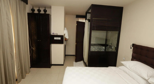 Двухместный номер Deluxe East Hotel