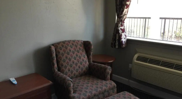 Red Carpet Inn & Suites - Danville, Prenota Hotel Danville Virginia