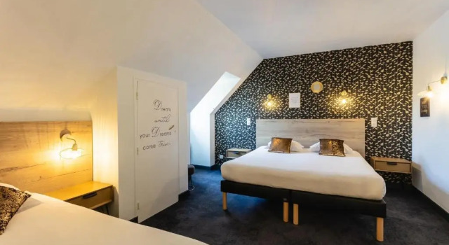 Трёхместный номер Superior Relais Amadourien