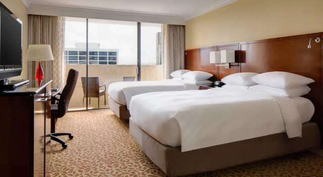 Четырёхместный номер Standard с видом на сад Wyndham Atlanta Buckhead Hotel & Conference Center