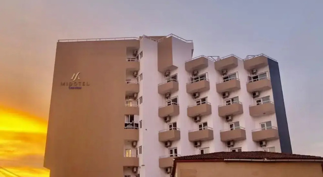 Hotel Midotel Seaview, Rezervovat Hotel Hotely v Loandjili s parkováním, Parkování