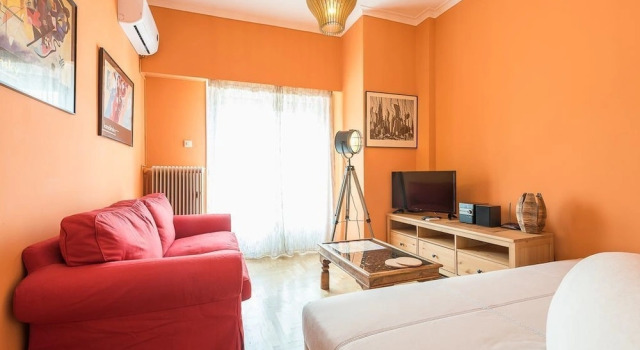 Sunny Loft in Koukaki by Cloudkeys, Забронировать Отель Афины Острова Саронического залива - Аттика, рядом с Холм Филопаппос