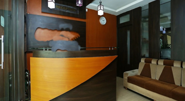 OYO 9262 Recluse Premiere Hotel, Rezervovat Hotel Hotely v Bangalore s parkováním, Parkování