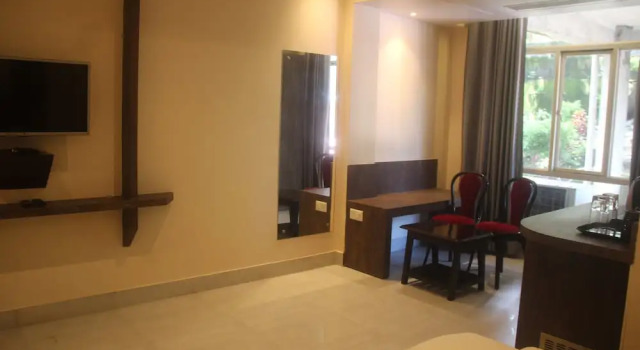 Номер Standard Hotel Serene Palace