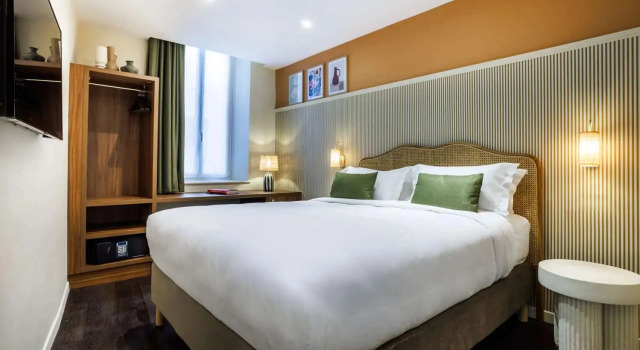Номер Classic Grand Hotel dOrange, BW Signature Collection