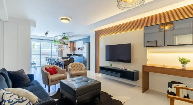 Апартаменты с балконом Modern duplex w/jacuzzi 240m beach JRR410