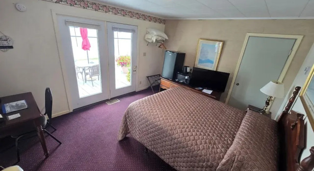 Двухместный номер Standard с видом на озеро Lake View Motel
