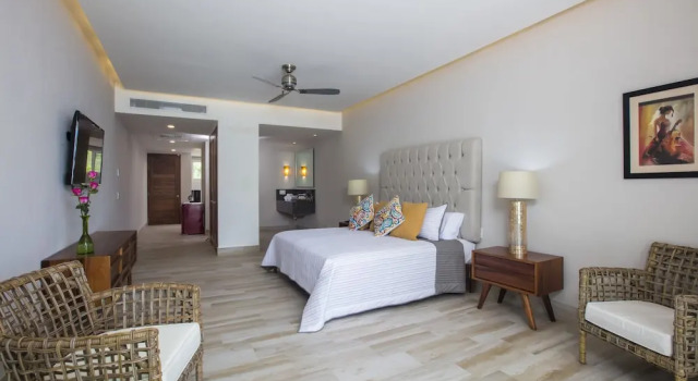 Полулюкс Classic Vista Vallarta All Suites On The Beach