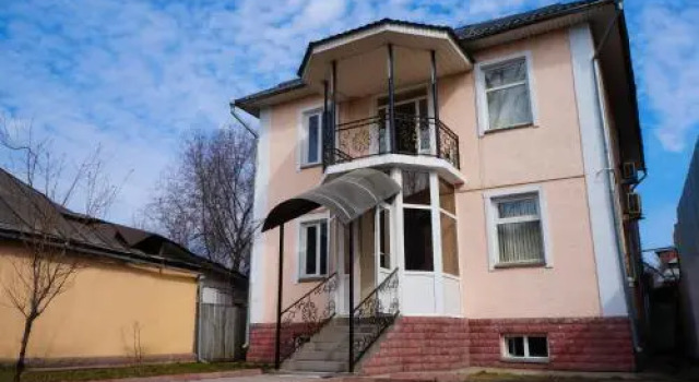 Гостиница Visit, Boek Pension Gastenverblijven in Alma-Ata, Pension