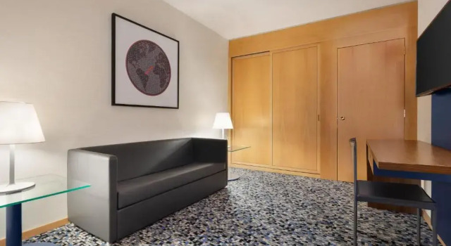 Двухместный люкс с видом на реку Ramada by Wyndham Lisbon