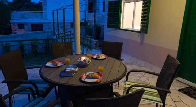 Коттедж с 3 комнатами Beach house Bol
