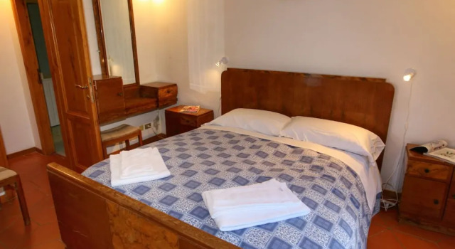 Holiday Home with Shared Swimming Pool in the Green Hills of Chianti
