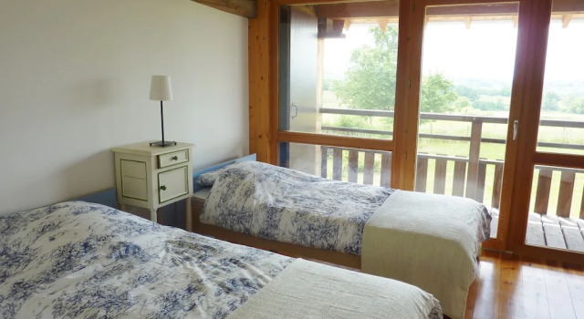 Gite St Roch, Book Hotel Saint-Marcel-de-Felines Rhône-Alps