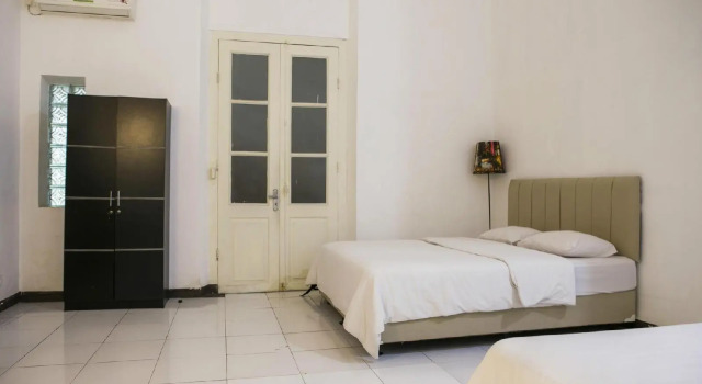 Loxy Inn Surabaya, Book Hotel Surabaya East Java, near Joko Dolog Statue
