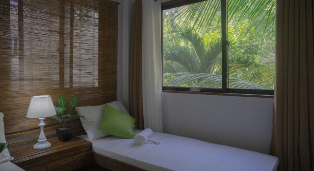 Семейный люкс с балконом The Palms Resort & Bar