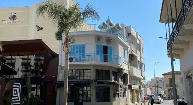 2 bedroom apt in Ermou 4 minute walk beach, Book Apartment Larnaka Larnaca Region