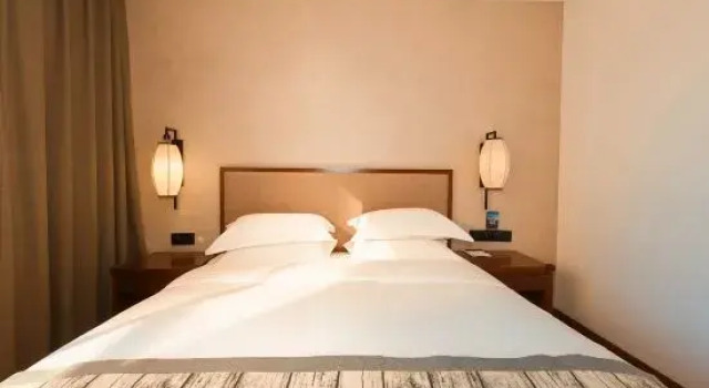 Люкс Deluxe Yunxi Hotel (Ceramic University Imperial Kiln Scenic Area)