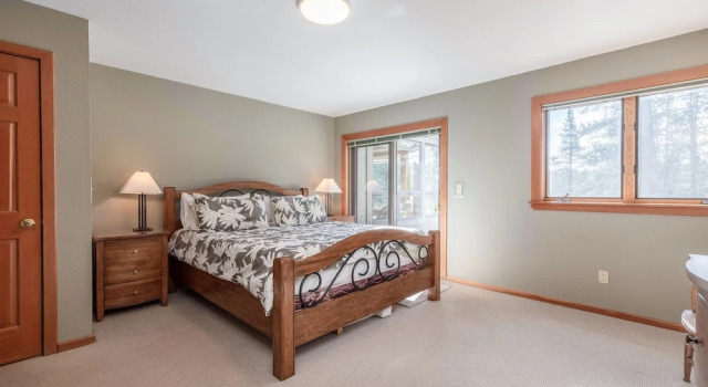 Bennett Flat Home 5 Bedrooms 4.5 Bathrooms Home