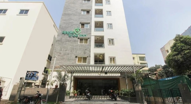 Apple Tree Inn by OYO Rooms, Varaa Hotelli Kukatpalli 