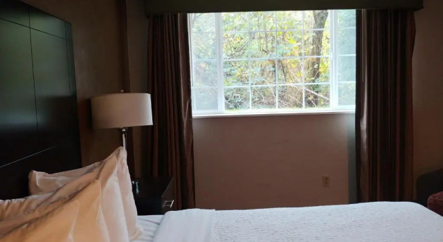 Номер Standard Best Western Plus Parkway Inn