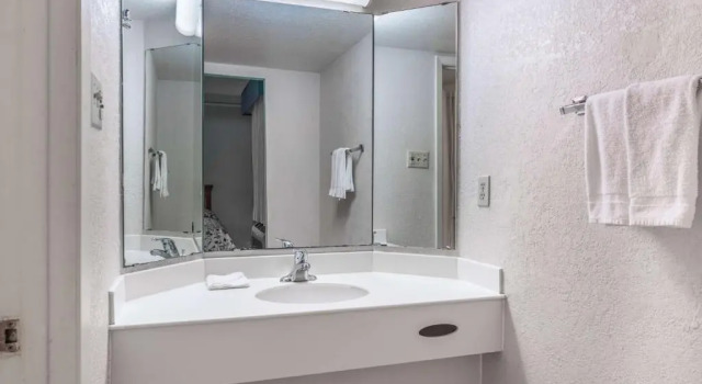 Люкс Deluxe Motel 6-Monroe, LA
