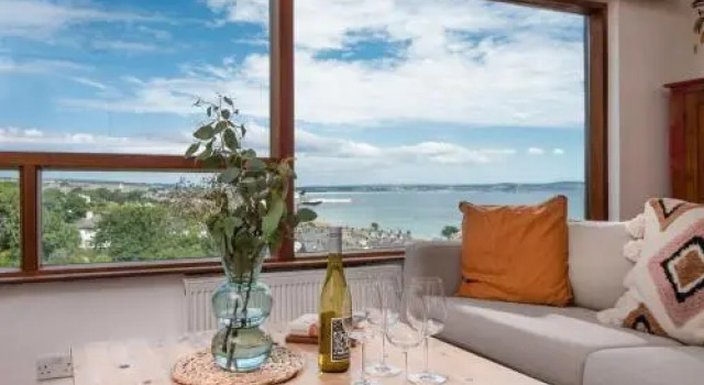 Marine Lodge