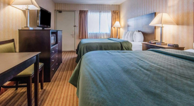 Четырёхместный номер Standard Quality Inn Barkeyville