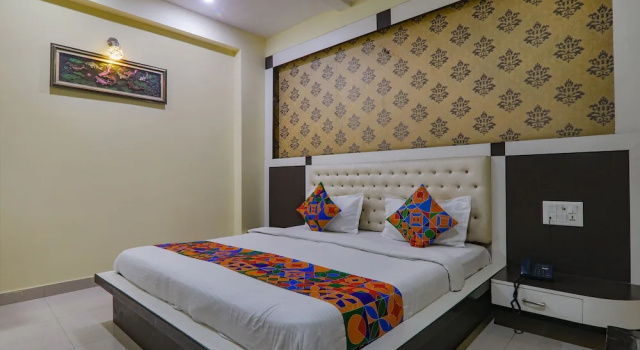 Номер Executive Fabhotel Govinda Royal