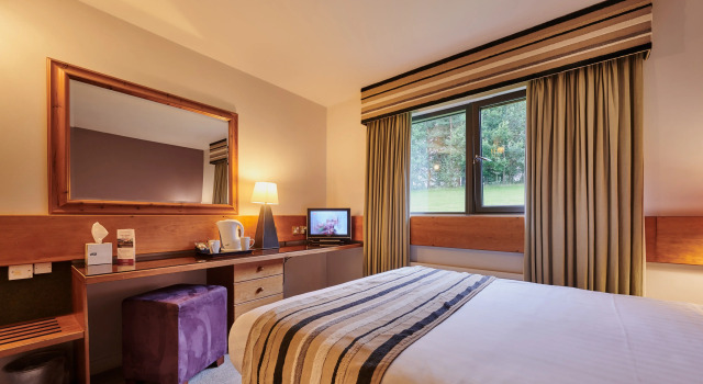 Stirling Court Hotel, Забронировать Отель Отели Центральной Шотландии с парковкой, Парковка
