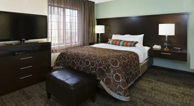 Люкс Staybridge Suites South Springfield by IHG