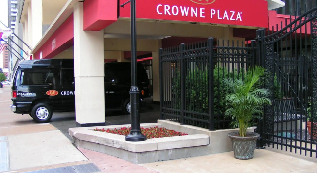 Crowne Plaza Hotels St. Louis - Downtown, Забронировать Отель Отели Сент-Луис с бассейном, рядом с Католическая церковь Св. Марии Торжествующей, Бассейн