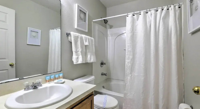 Коттедж Spacious Davenport Home w/ Private Pool & Spa