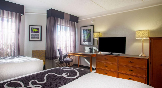 Люкс c 1 комнатой La Quinta Inn by Wyndham San Marcos