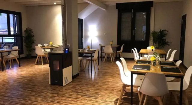 ADEREZO Hostal Restaurante, Забронировать Отель Недорогие отели Badajoz Province, недорого