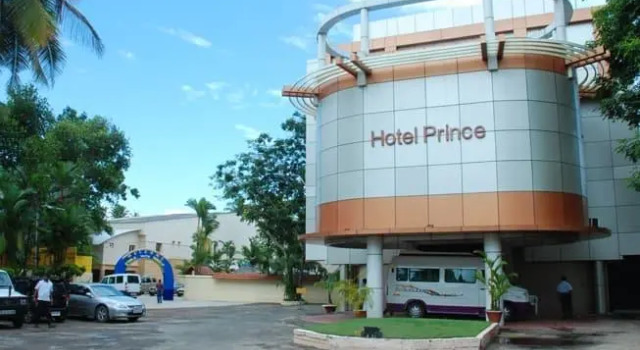 Alleppey Prince Hotel, Забронировать Отель Отели штата Кералы с завтраком, Завтраки