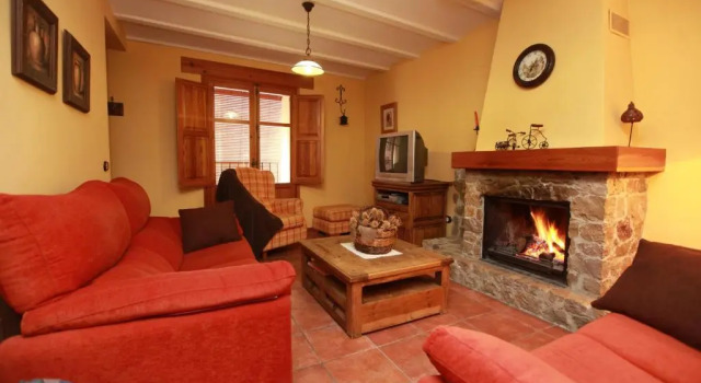 Коттедж Casa rural con terraza en Cabanes - Mar y montaña - Ideal para grupos y familias