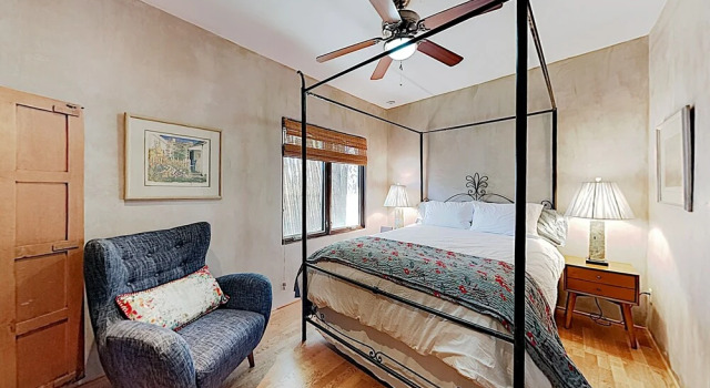 Ultra-chic Adobe Casita - Walk To Historic Plaza! 2 Bedroom Cottage, Varaa Lomakoti Santa Fe New Mexico