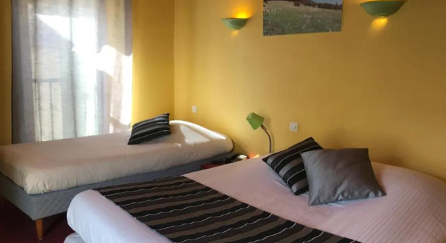 Трёхместный номер Standard Hotel Magdeleine