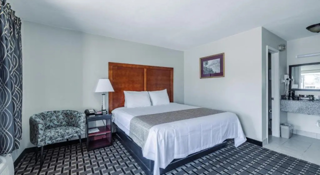 Номер Standard Travelodge by Wyndham Jackson I-40 Exit 82