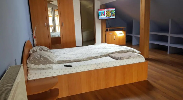 Penthouse Apartament 2 floors, 2 bedroom , 2 bath, 120 sqm , inside yard parking, Забронировать Апартаменты/квартира Апартаменты Клуж, Апартаменты/квартира