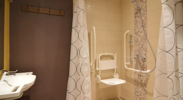 Le Petit Cheval Blanc, Rezerwuj Hotel Sippenaeken Liege