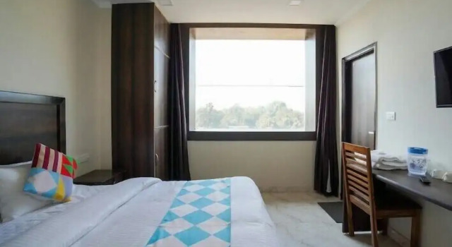 Hotel Midtown, Varaa Hotelli Hotellit Haryana pysäköinnillä, Pysäköinti