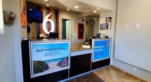 Motel 6 Palmdale, CA