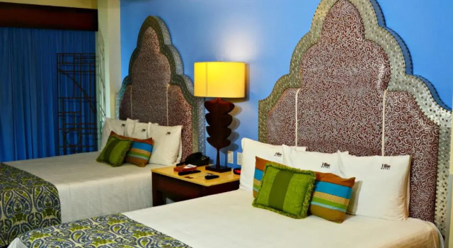 Четырёхместный номер Standard Hotel HBlue Centro