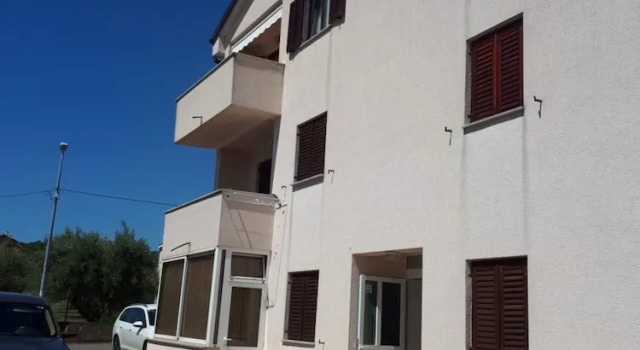Apartment Yellow, Buchen Sie Ferienwohnung Porat Insel Krk